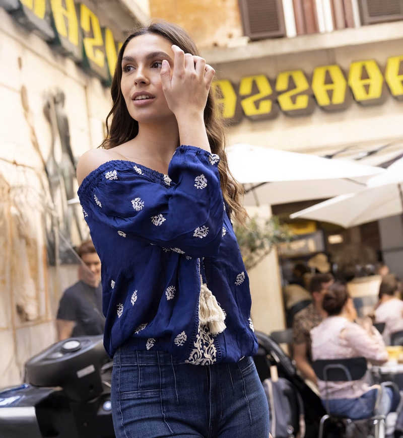 blusa bordada manga larga GALERÍA - Miss June