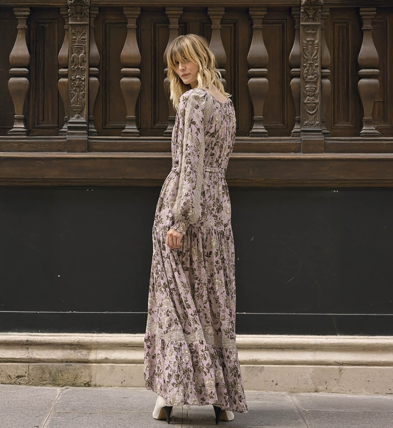 Langes Kapuzinerkleid