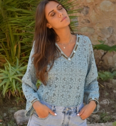 Blusa MALI - color azul - cuello en V y bordados delicados - mangas largas bohemias - Miss June Paris - 1