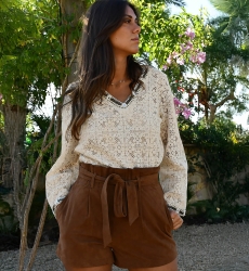 Blusa MALI - cor ecru - decote em V e bordados delicados - mangas longas boho - Miss June Paris - 1